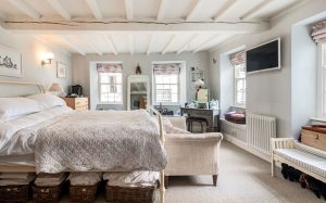 Granite Cottage In Sought After Location