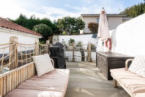 Granite Cottage In Sought After Location