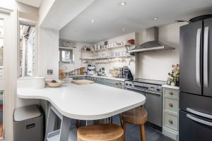 Granite Cottage In Sought After Location