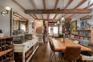 Granite Cottage In Sought After Location