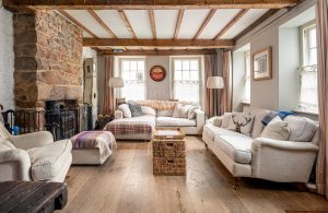 Granite Cottage In Sought After Location