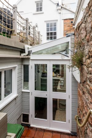 Granite Cottage In Sought After Location