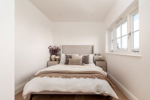 Detached Modern Residence Just A Short Walk To The Sea