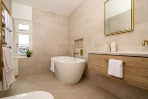 Detached Modern Residence Just A Short Walk To The Sea