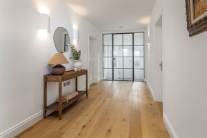 Detached Modern Residence Just A Short Walk To The Sea