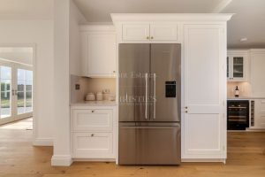 Detached Modern Residence Just A Short Walk To The Sea