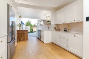 Detached Modern Residence Just A Short Walk To The Sea