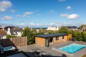 Detached Modern Residence Just A Short Walk To The Sea