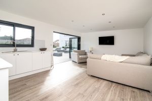 Detached Modern Residence Just A Short Walk To The Sea