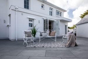 Detached Modern Residence Just A Short Walk To The Sea