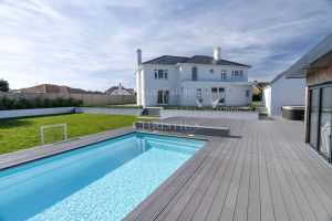 Detached Modern Residence Just A Short Walk To The Sea