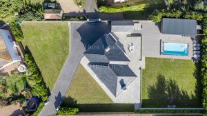 Detached Modern Residence Just A Short Walk To The Sea