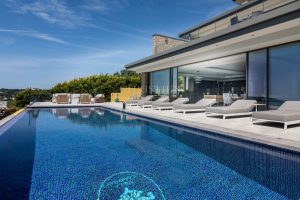 Luxurious New Home In Elevated Position Overlooking St Aubin&rsquo;s Bay