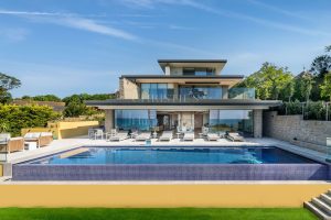 Luxurious New Home In Elevated Position Overlooking St Aubin&rsquo;s Bay
