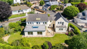 Detached Five Bedroom Family Home