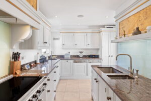 Detached Five Bedroom Family Home