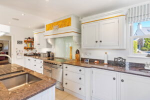 Detached Five Bedroom Family Home