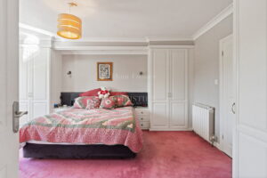 Detached Five Bedroom Family Home