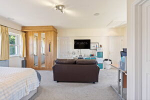 Detached Five Bedroom Family Home
