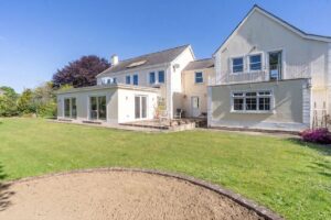 Detached Five Bedroom Family Home