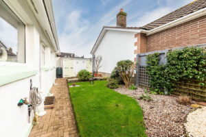 Two bedroom Bungalow in Quiet Location