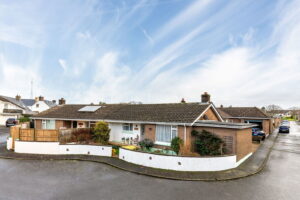 Two bedroom Bungalow in Quiet Location