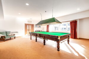 L&rsquo; Hermitage Apartment with Balcony and Parking