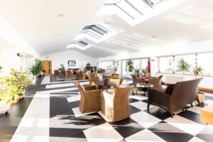 L&rsquo; Hermitage Apartment with Balcony and Parking