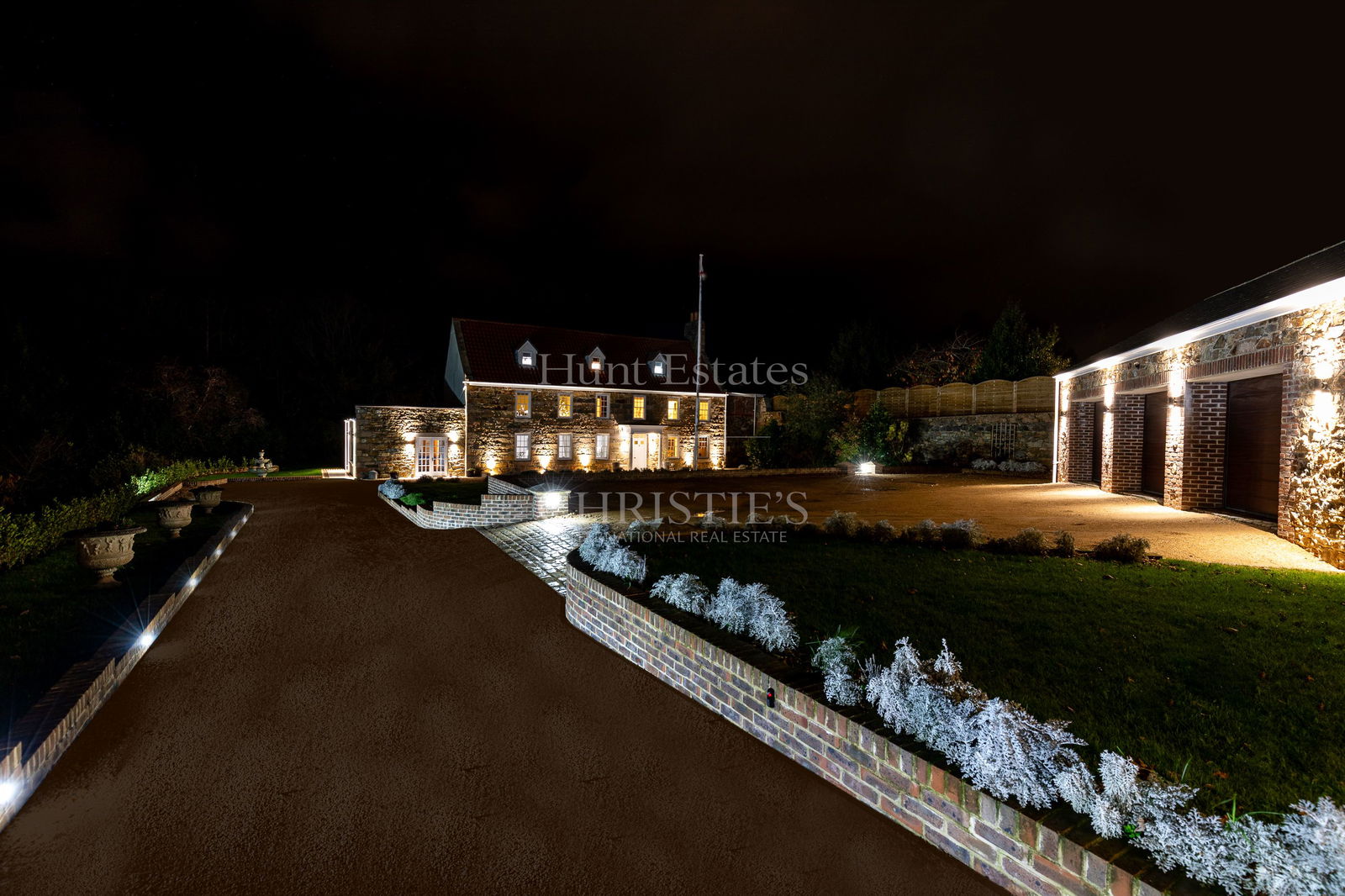 5 Bedroom Single Family Home/House's Image 32