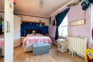 Detached Five Bedroom Family Home