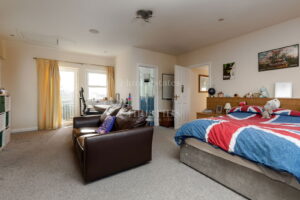 Detached Five Bedroom Family Home