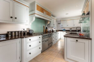 Detached Five Bedroom Family Home