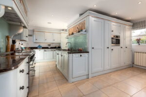 Detached Five Bedroom Family Home