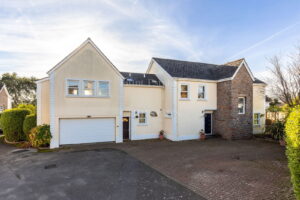 Detached Five Bedroom Family Home