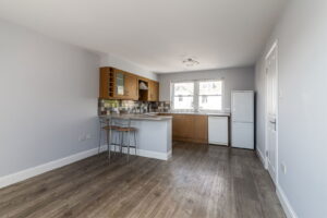 Modern Built Townhouse In A Quiet No Through Traffic Location