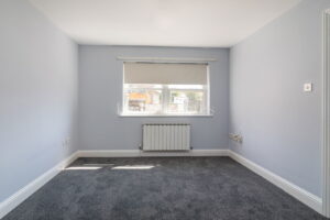 Modern Built Townhouse In A Quiet No Through Traffic Location