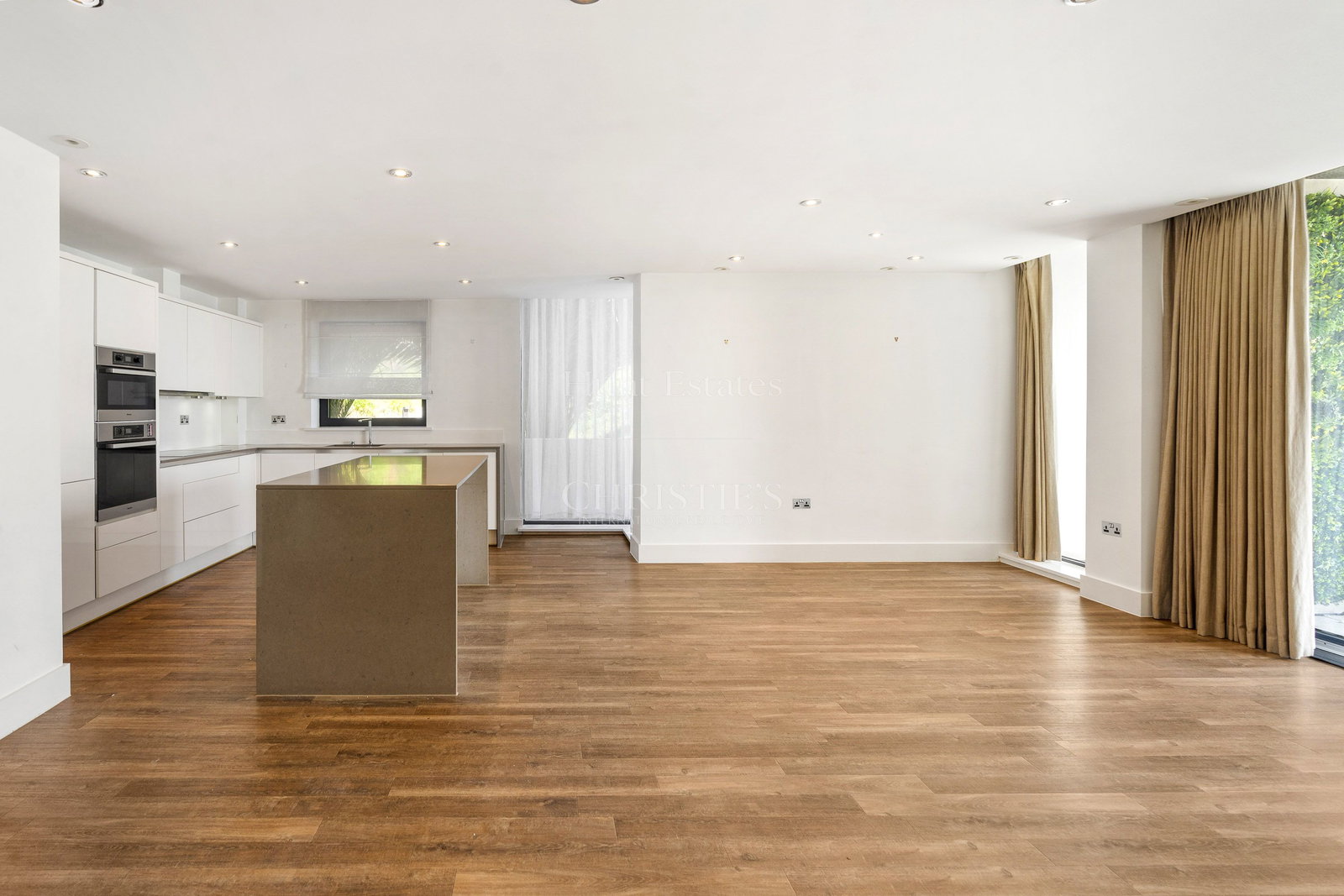 3 Bedroom Apartment/Flat's Image 6