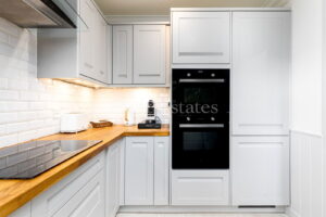 Three Bedroom Family Home In Longueville