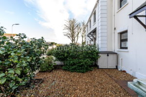 Three Bedroom Family Home In Longueville