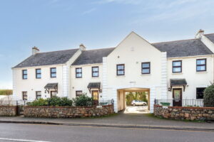 Three Bedroom Family Home In Longueville