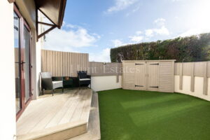 Three Bedroom Family Home In Longueville