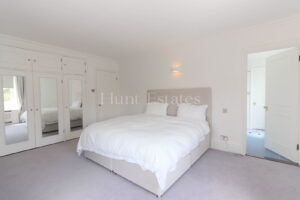 Spacious Apartment in Luxurious Development in St. Brelade&rsquo;s Bay