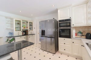 Spacious Apartment in Luxurious Development in St. Brelade&rsquo;s Bay