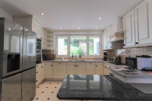 Spacious Apartment in Luxurious Development in St. Brelade&rsquo;s Bay