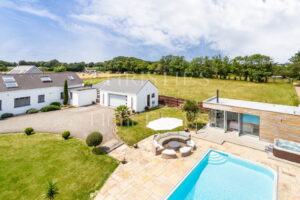 Exceptional Detached Family Home with Pool, Sauna & Secluded Garde