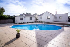 Non-Qualified - Newly Renovated Bungalow