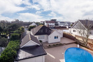 Non-Qualified - Newly Renovated Bungalow