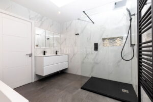 Non-Qualified - Newly Renovated Bungalow