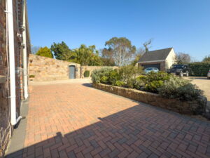 Ground Floor Country Apartment With Two Parking Spaces