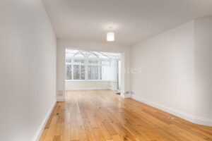 Four Bedroom, Three Bathroom Town House With Single Garage &nbsp;